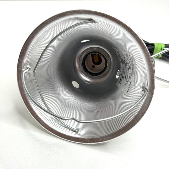 Bayco Portable Clamp Work Task Lamp 5.5" Aluminum Reflector 75 Watt 6 Ft Cord - Picture 4 of 4